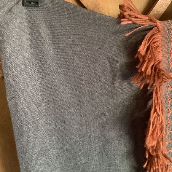 Romano gray rust embroidered fringe shawl NWT - Picture 7 of 8